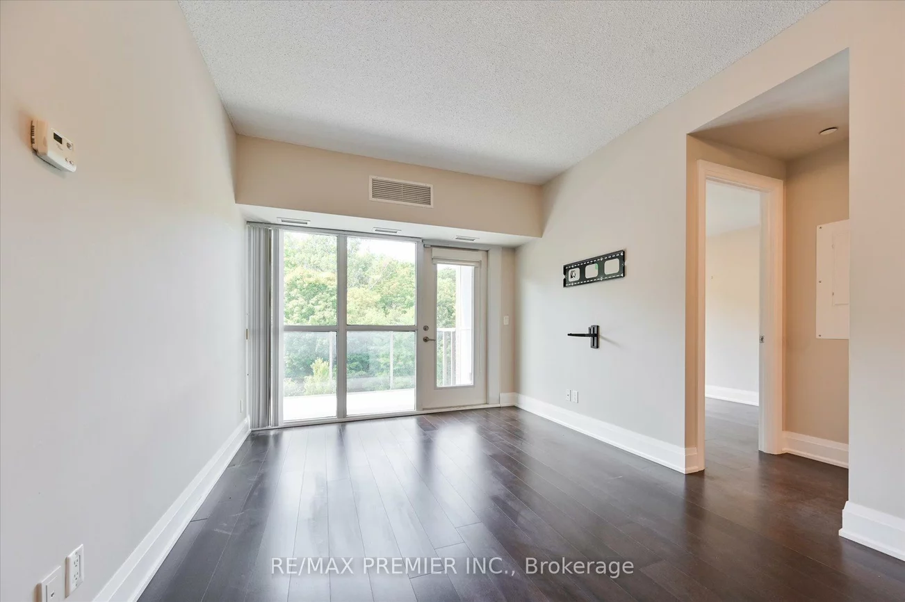 8302, Islington, Islington Woods, Vaughan