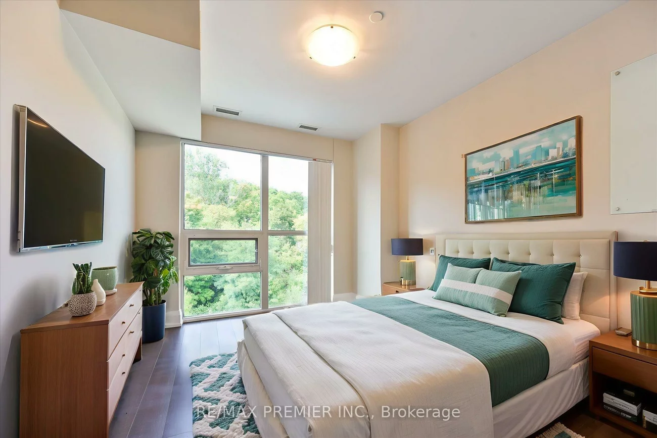 8302, Islington, Islington Woods, Vaughan