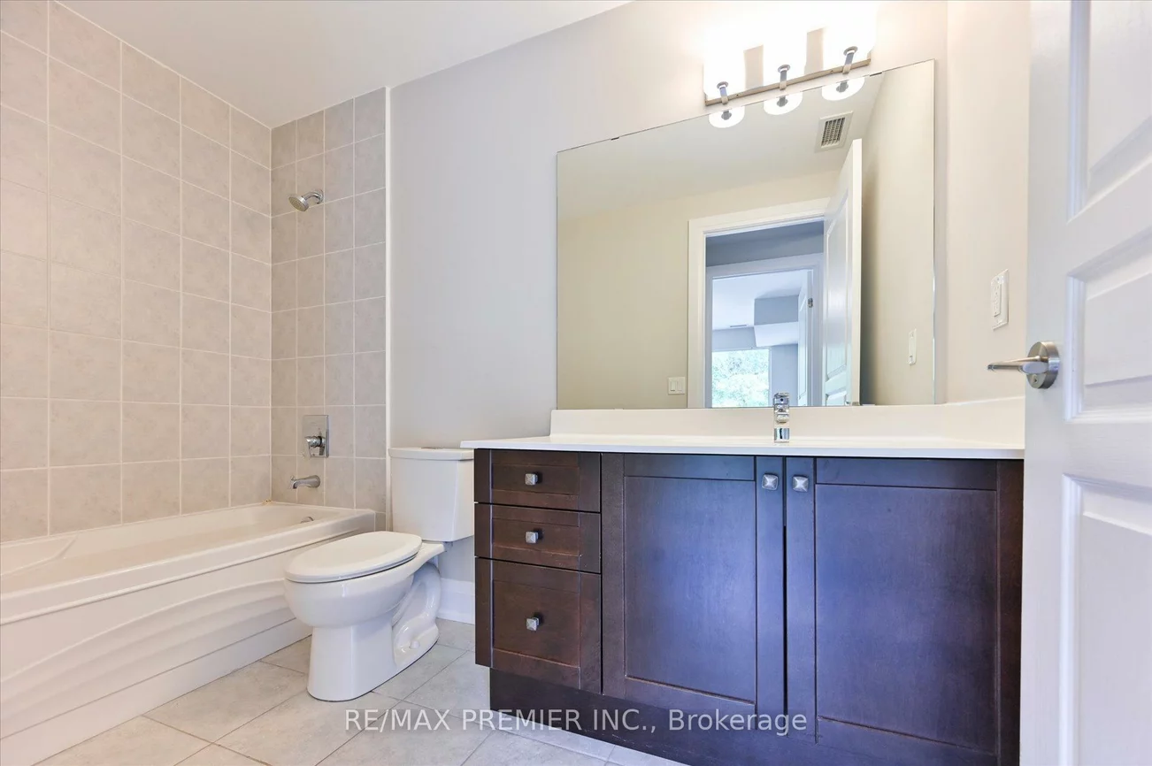 8302, Islington, Islington Woods, Vaughan