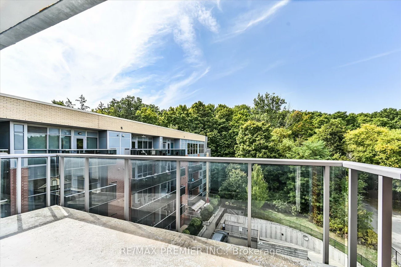 8302, Islington, Islington Woods, Vaughan