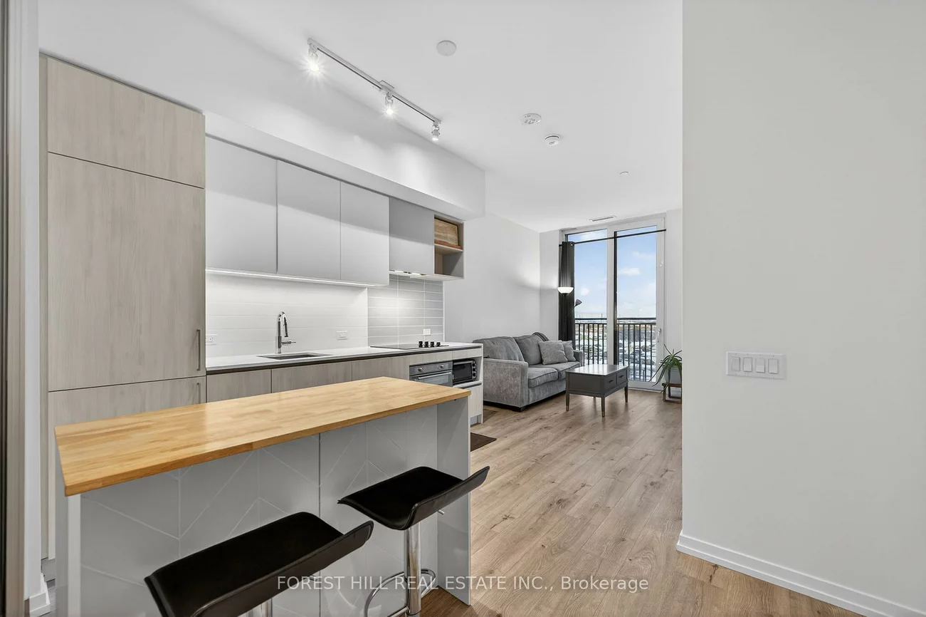 1000, Portage, Vaughan Corporate Centre, Vaughan