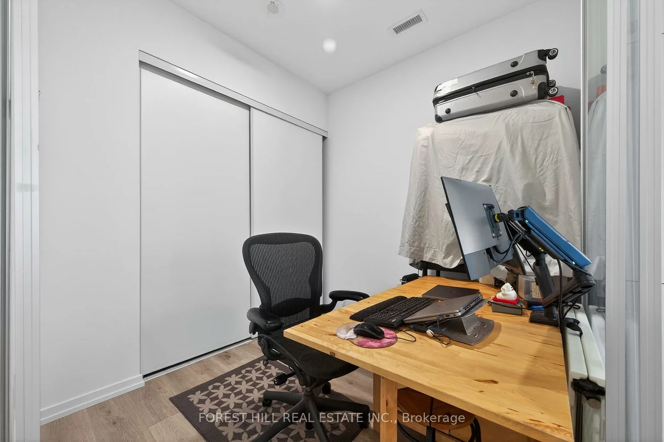 1000, Portage, Vaughan Corporate Centre, Vaughan