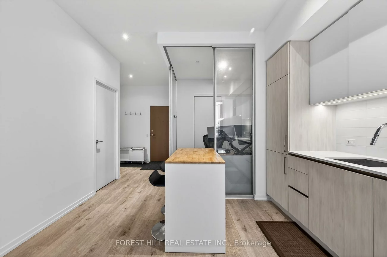 1000, Portage, Vaughan Corporate Centre, Vaughan