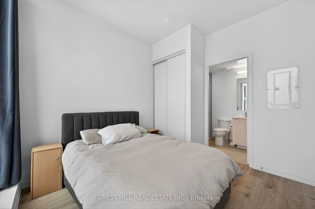 1000, Portage, Vaughan Corporate Centre, Vaughan