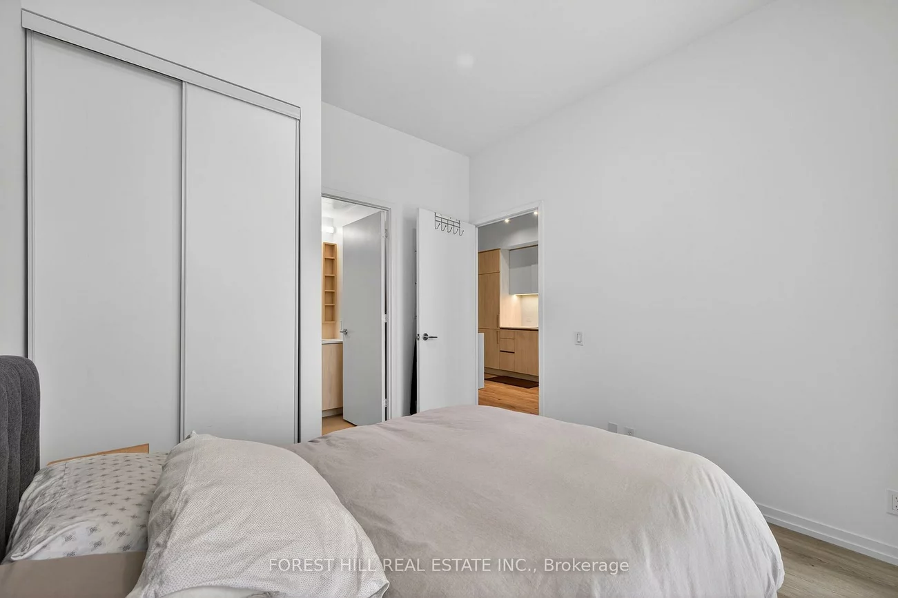 1000, Portage, Vaughan Corporate Centre, Vaughan