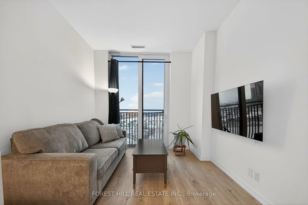 1000, Portage, Vaughan Corporate Centre, Vaughan