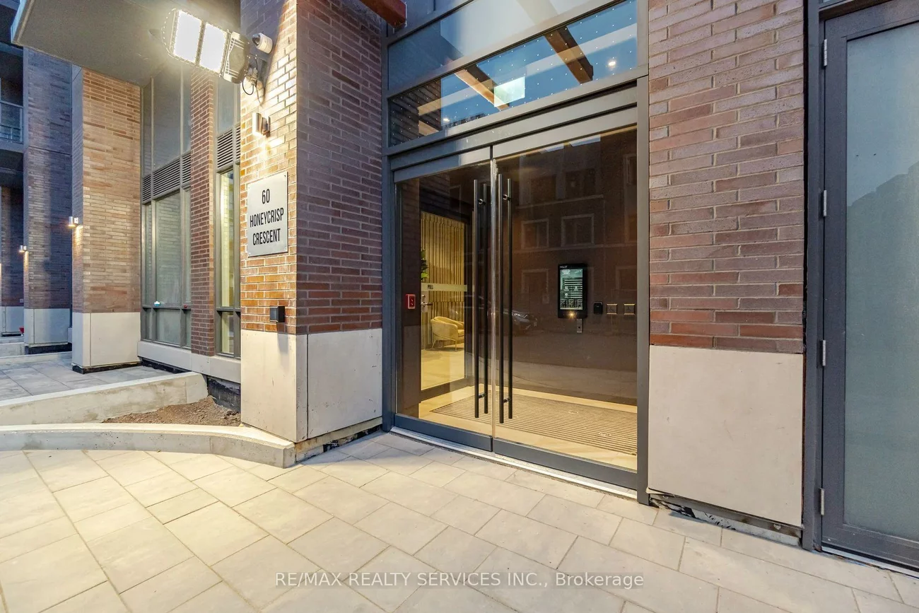 60, Honeycrisp, Vaughan Corporate Centre, Vaughan