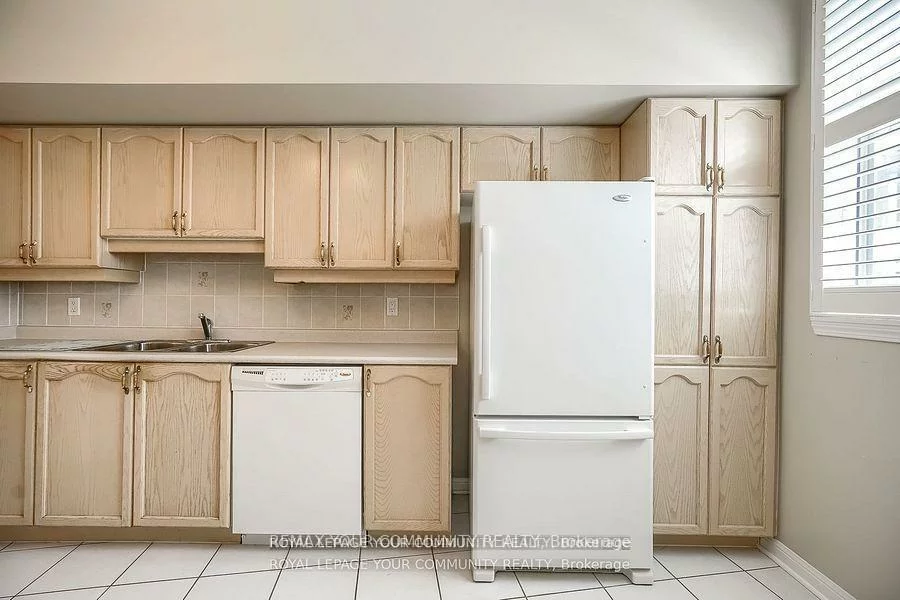 2502, Rutherford, Maple, Vaughan