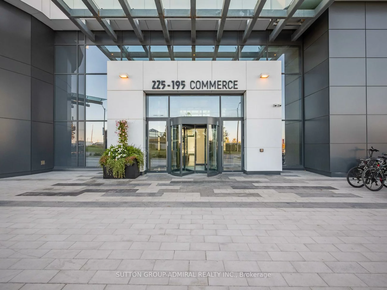 195, Commerce, Vaughan Corporate Centre, Vaughan