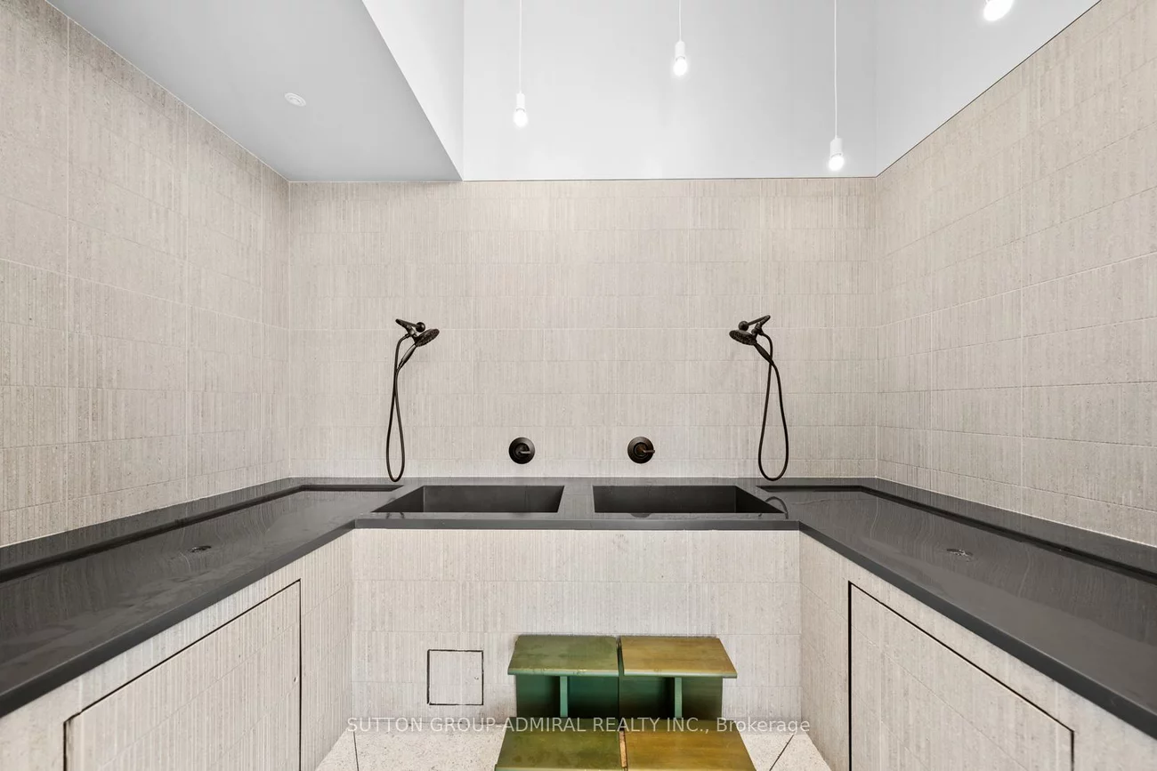 195, Commerce, Vaughan Corporate Centre, Vaughan