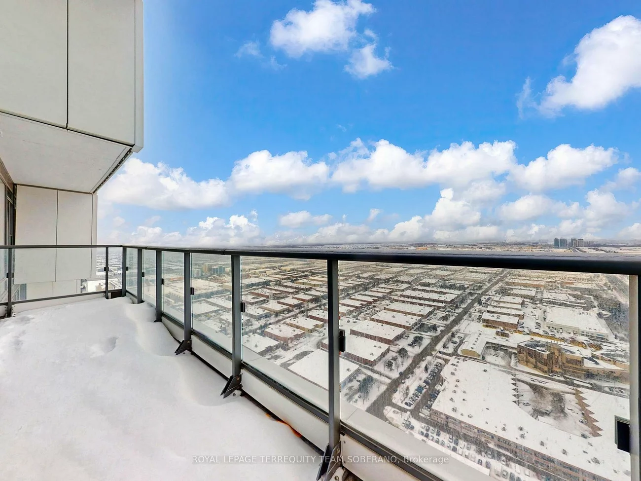 1000, Portage, Vaughan Corporate Centre, Vaughan