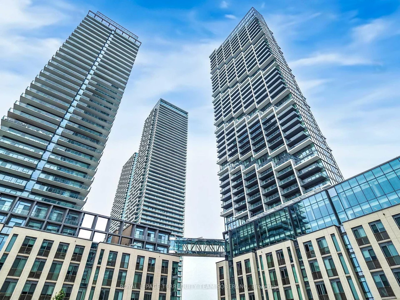 1000, Portage, Vaughan Corporate Centre, Vaughan