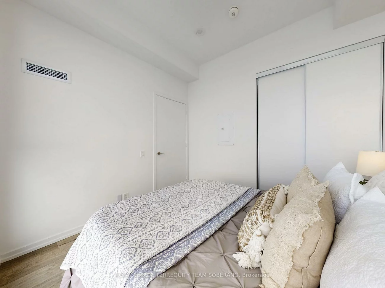 1000, Portage, Vaughan Corporate Centre, Vaughan