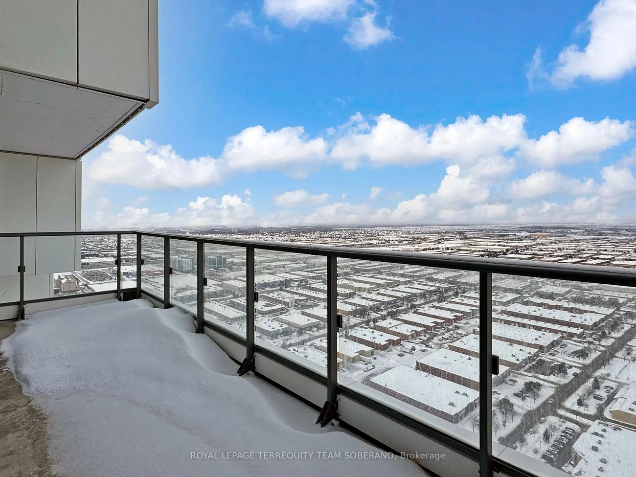 1000, Portage, Vaughan Corporate Centre, Vaughan