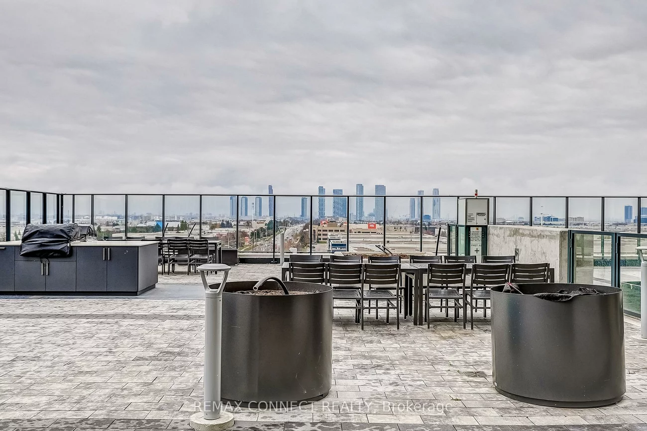 8960, Jane, Vellore Village, Vaughan