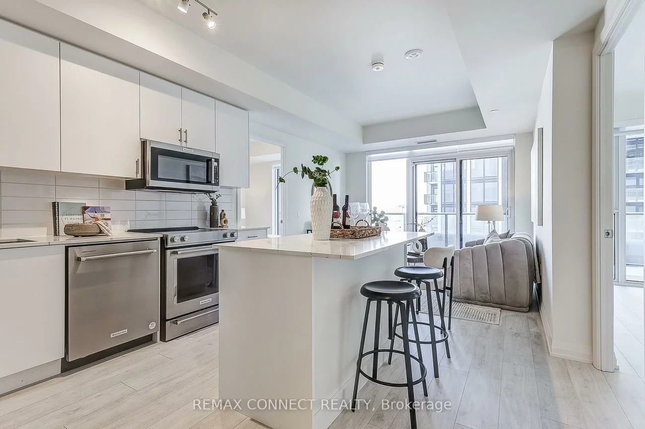 8960, Jane, Vellore Village, Vaughan