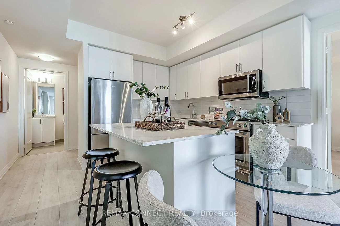 8960, Jane, Vellore Village, Vaughan