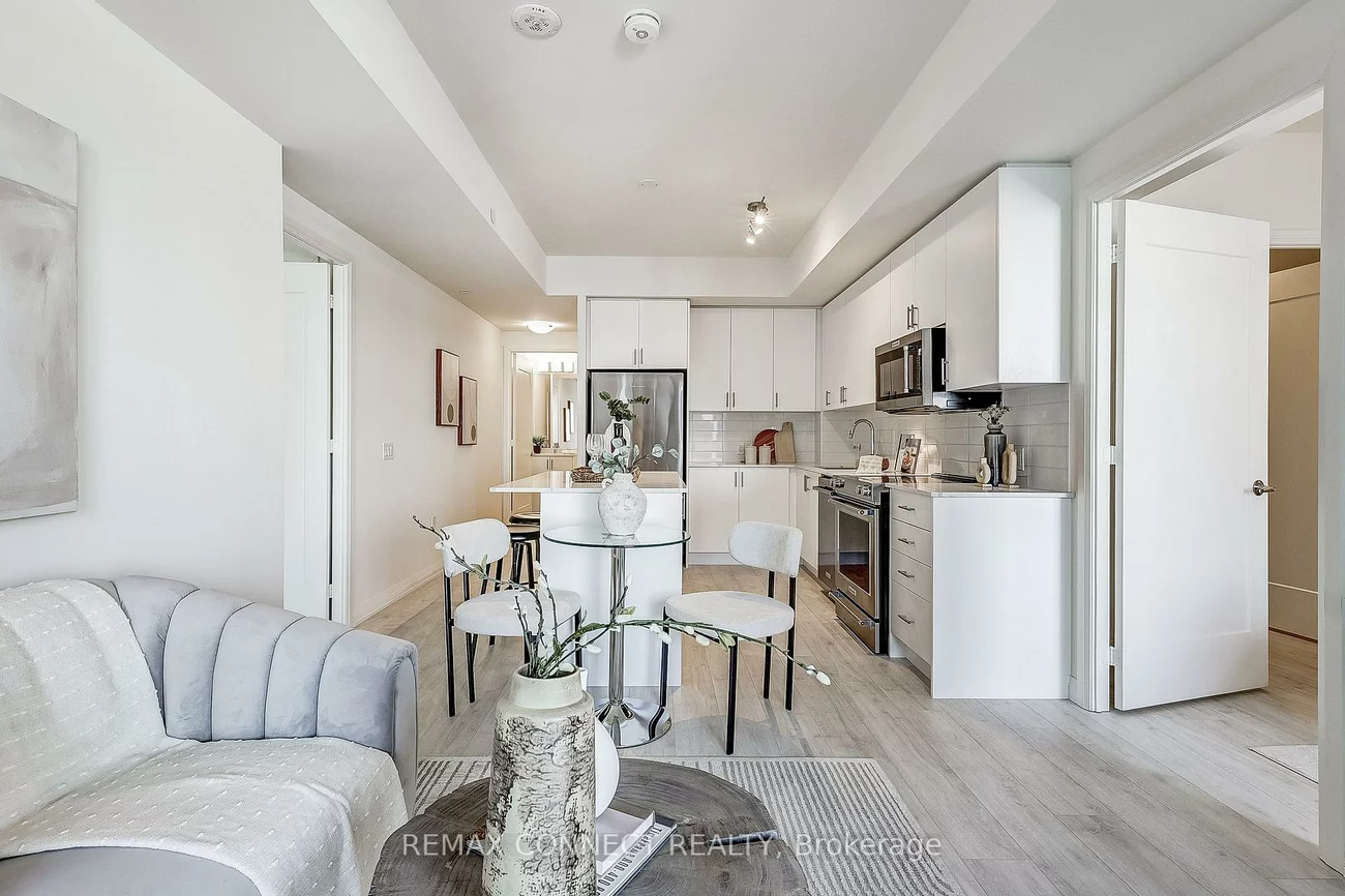 8960, Jane, Vellore Village, Vaughan