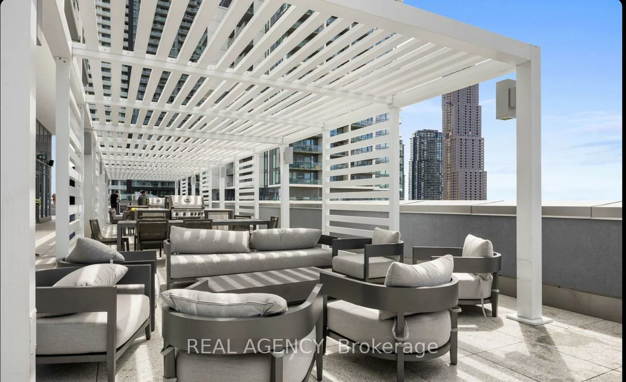 1000, Portage, Vaughan Corporate Centre, Vaughan