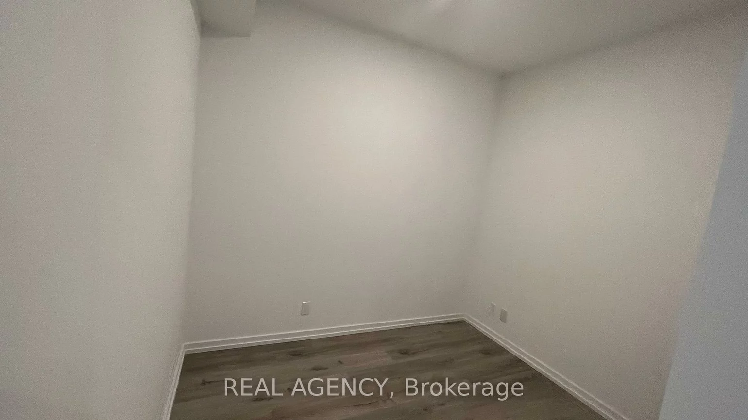 1000, Portage, Vaughan Corporate Centre, Vaughan