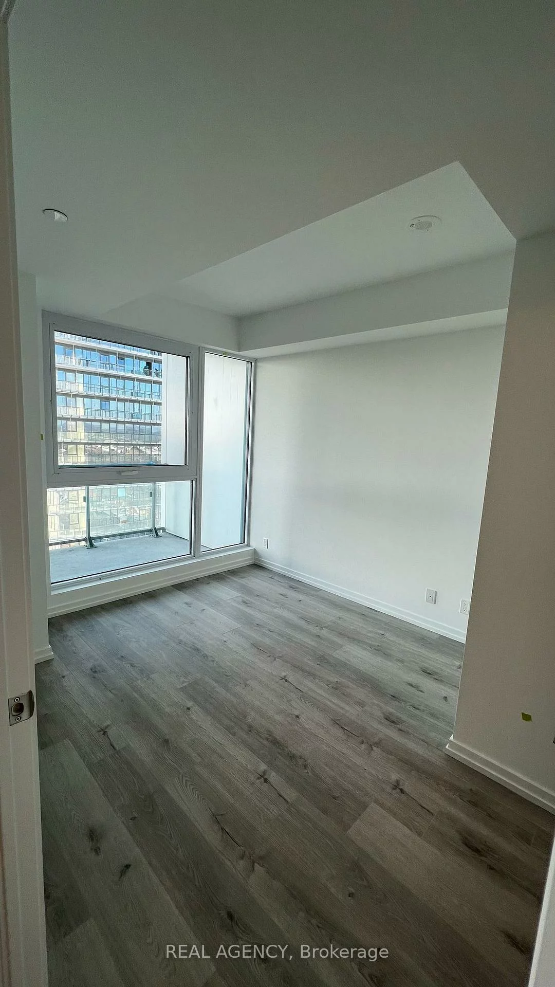 1000, Portage, Vaughan Corporate Centre, Vaughan