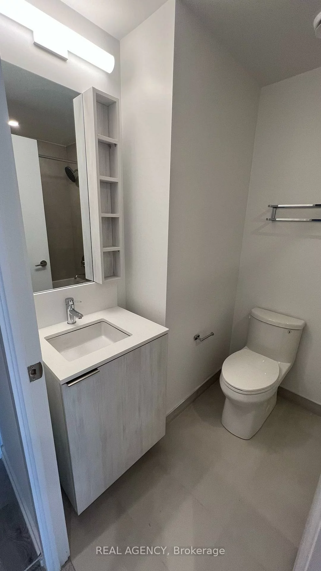 1000, Portage, Vaughan Corporate Centre, Vaughan