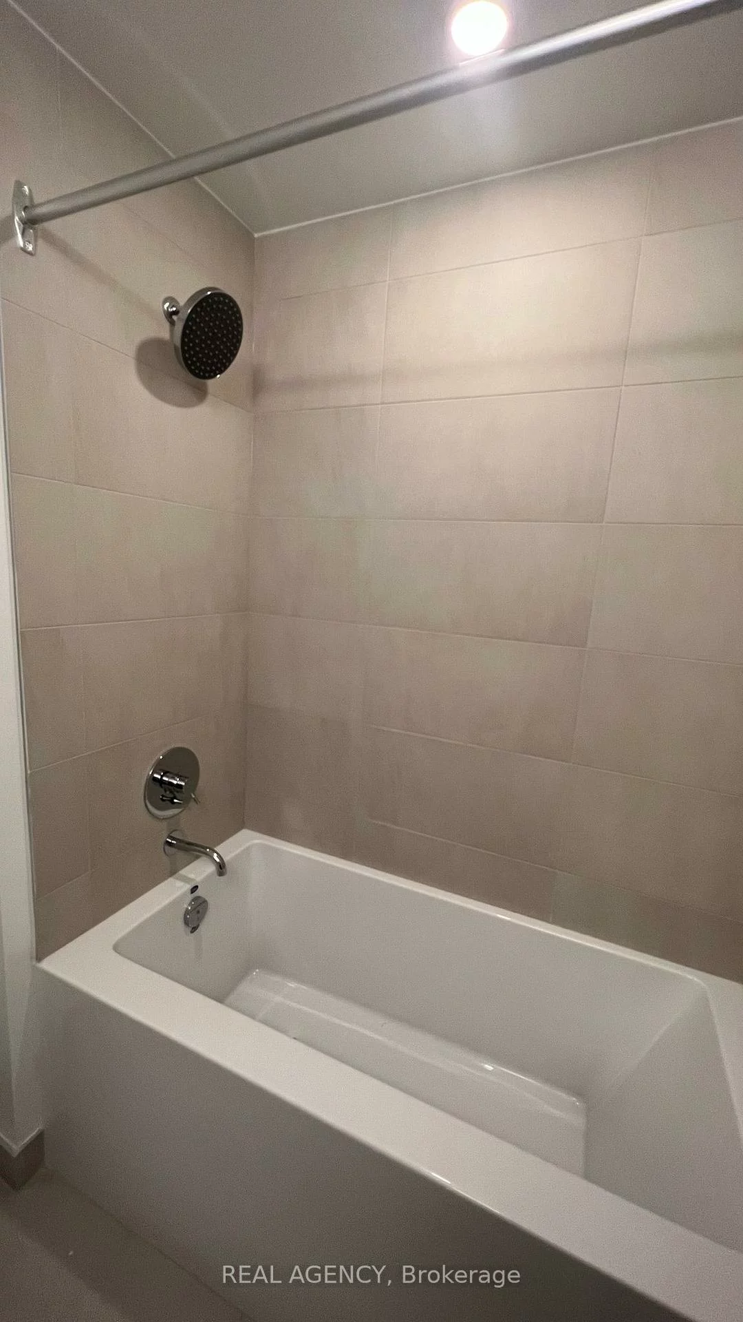 1000, Portage, Vaughan Corporate Centre, Vaughan