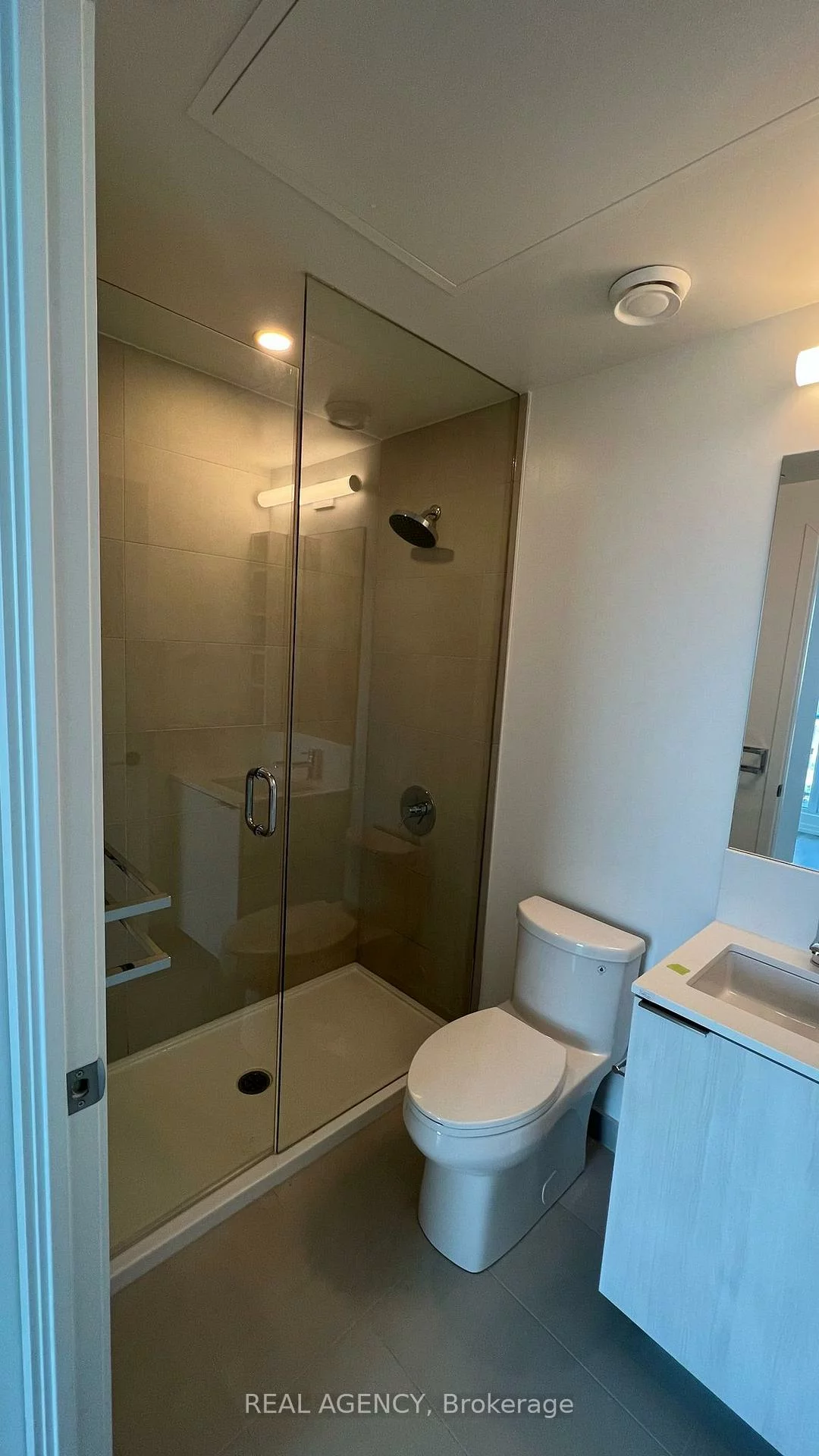 1000, Portage, Vaughan Corporate Centre, Vaughan