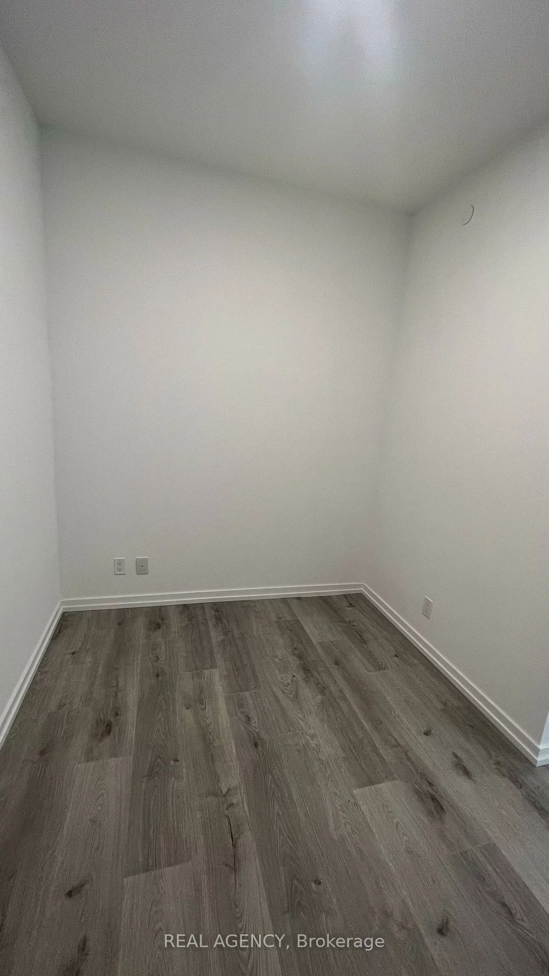 1000, Portage, Vaughan Corporate Centre, Vaughan