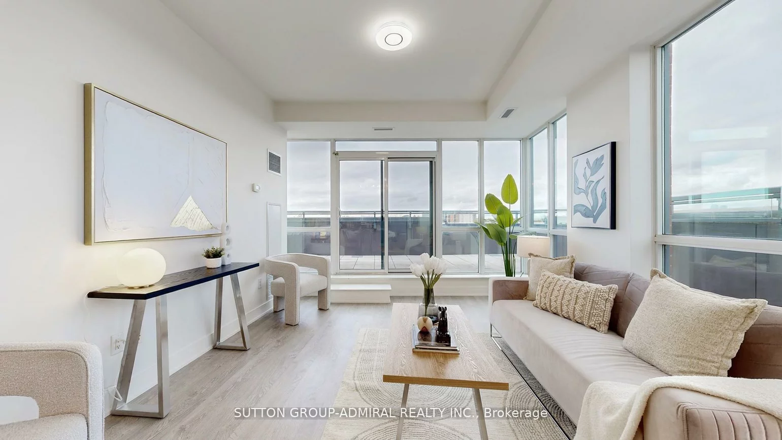 7608, Yonge, Crestwood-Springfarm-Yorkhill, Vaughan