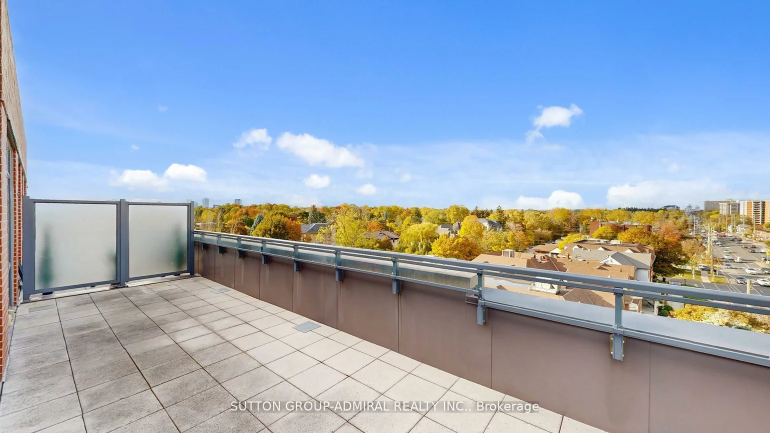 7608, Yonge, Crestwood-Springfarm-Yorkhill, Vaughan