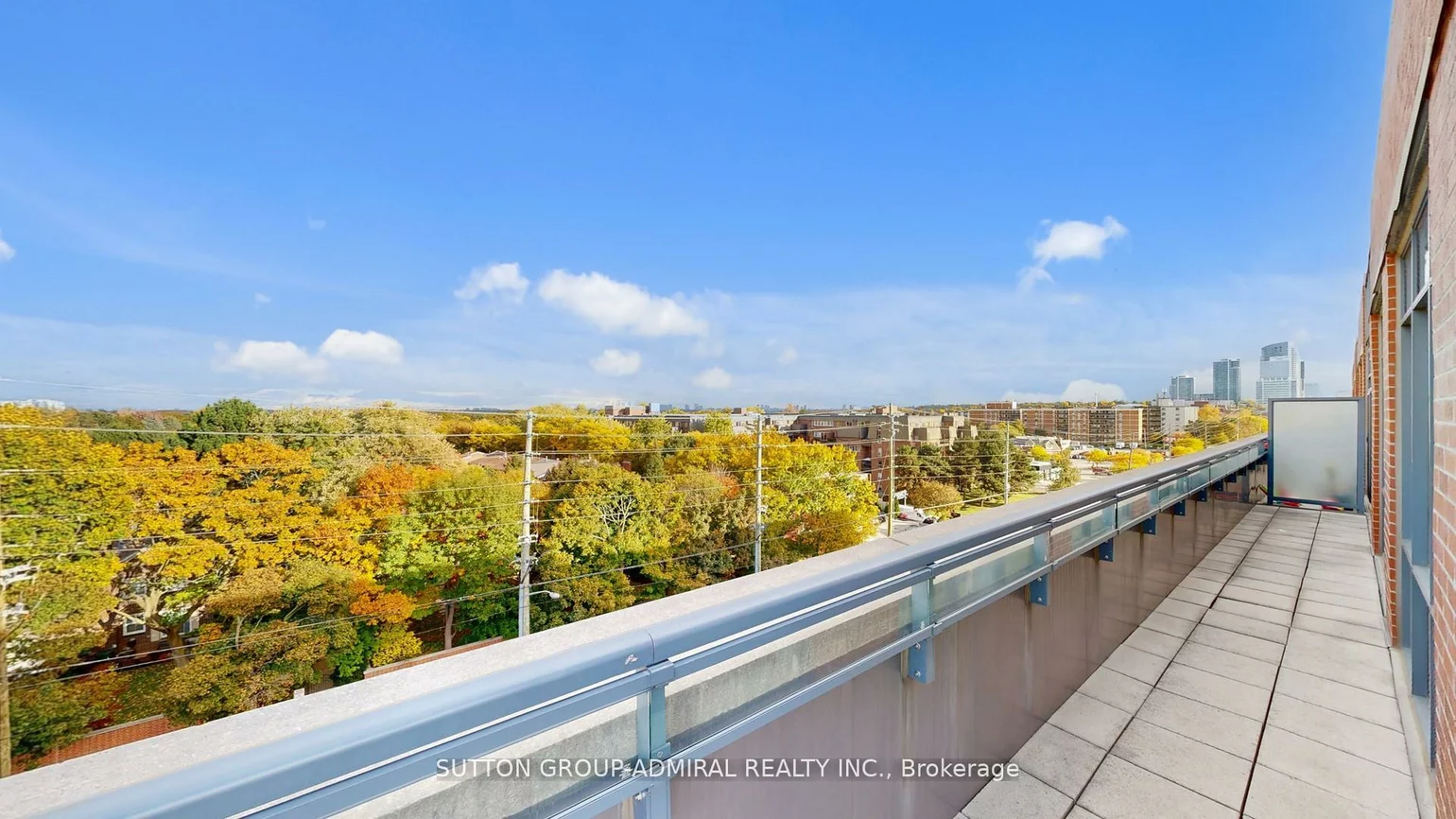 7608, Yonge, Crestwood-Springfarm-Yorkhill, Vaughan