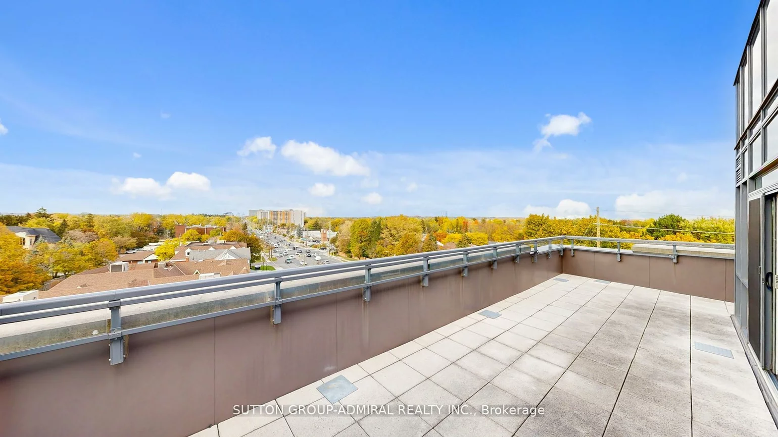 7608, Yonge, Crestwood-Springfarm-Yorkhill, Vaughan