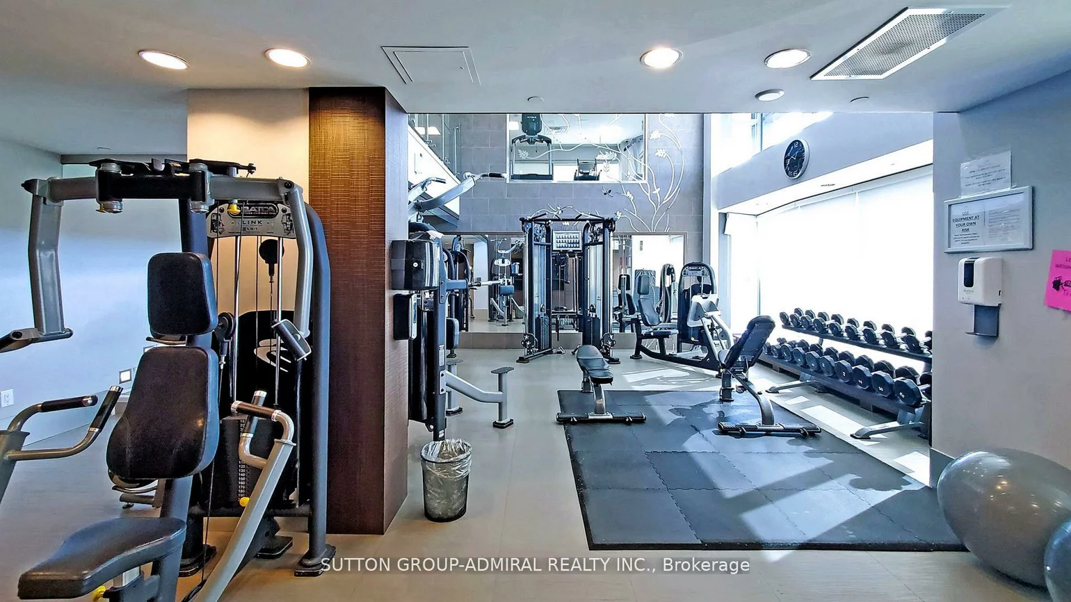 7608, Yonge, Crestwood-Springfarm-Yorkhill, Vaughan