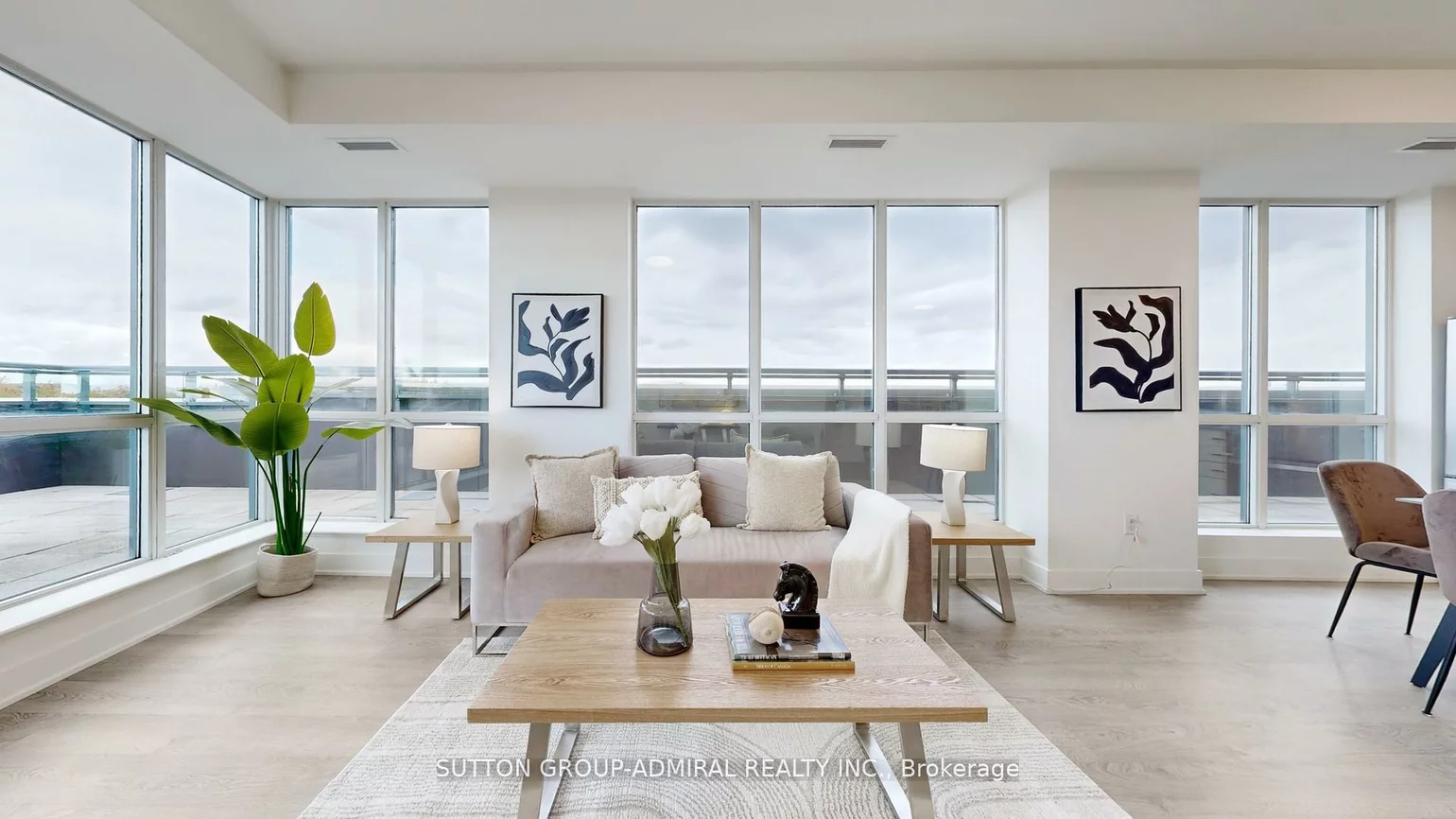 7608, Yonge, Crestwood-Springfarm-Yorkhill, Vaughan