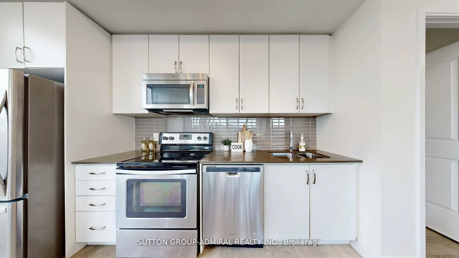 7608, Yonge, Crestwood-Springfarm-Yorkhill, Vaughan