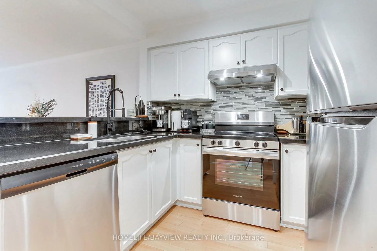 245, Pine Grove, Islington Woods, Vaughan