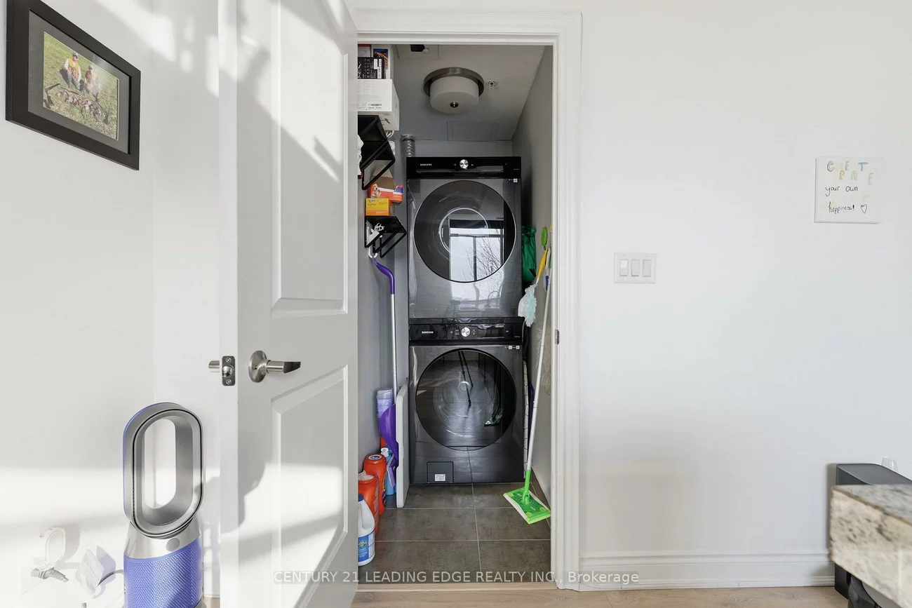 2396, MAJOR MACKENZIE, Maple, Vaughan