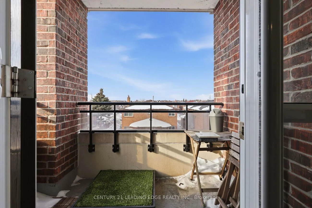 2396, MAJOR MACKENZIE, Maple, Vaughan