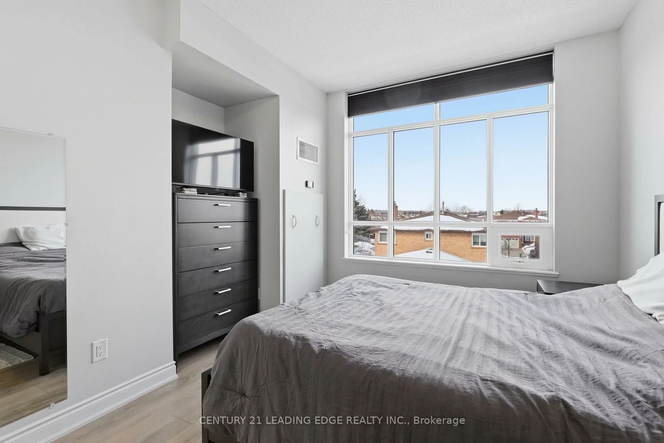 2396, MAJOR MACKENZIE, Maple, Vaughan