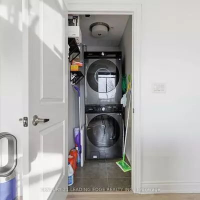 2396, MAJOR MACKENZIE, Maple, Vaughan