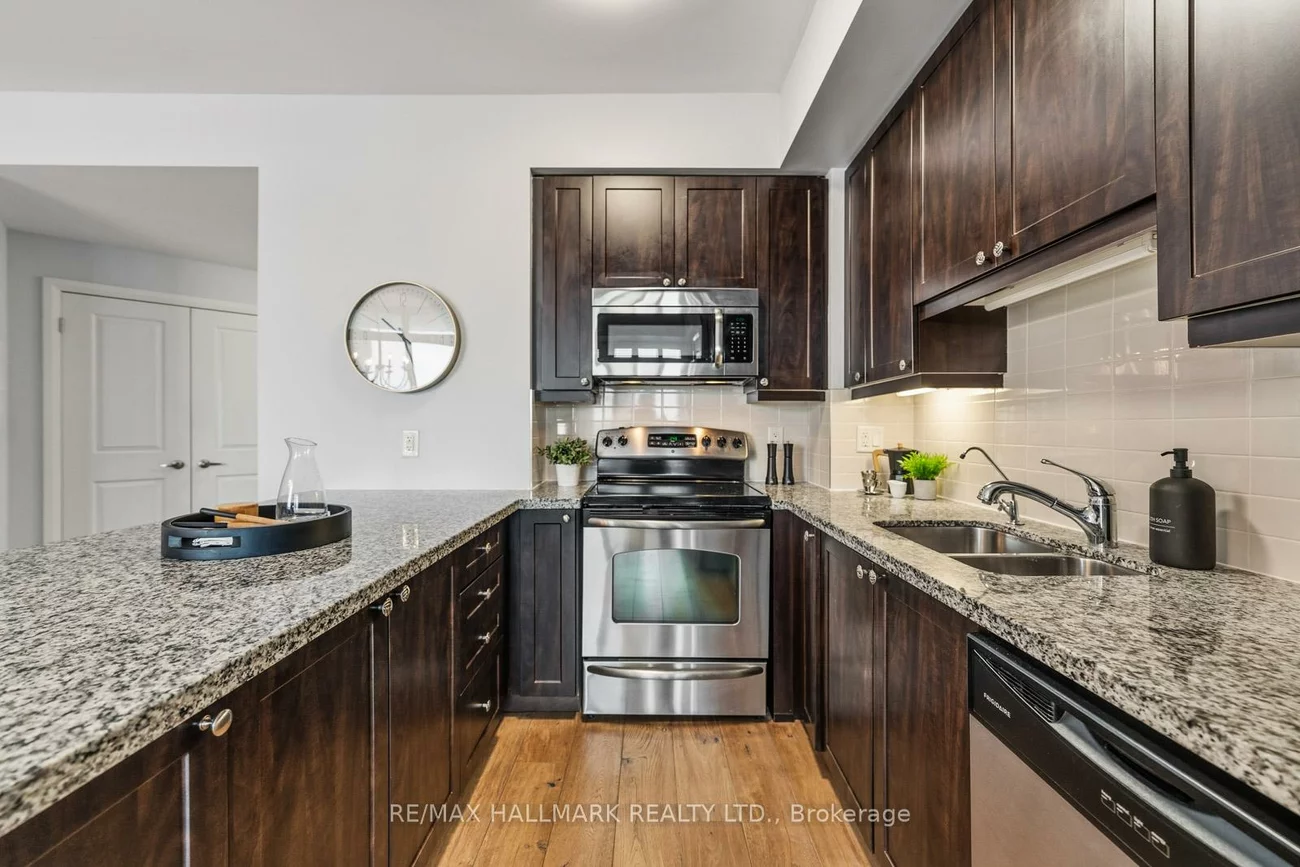 12, Woodstream, Vaughan Grove, Vaughan
