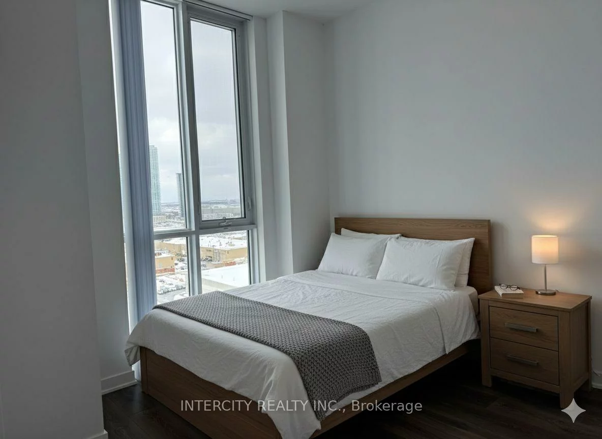 60, Honeycrisp, Vaughan Corporate Centre, Vaughan