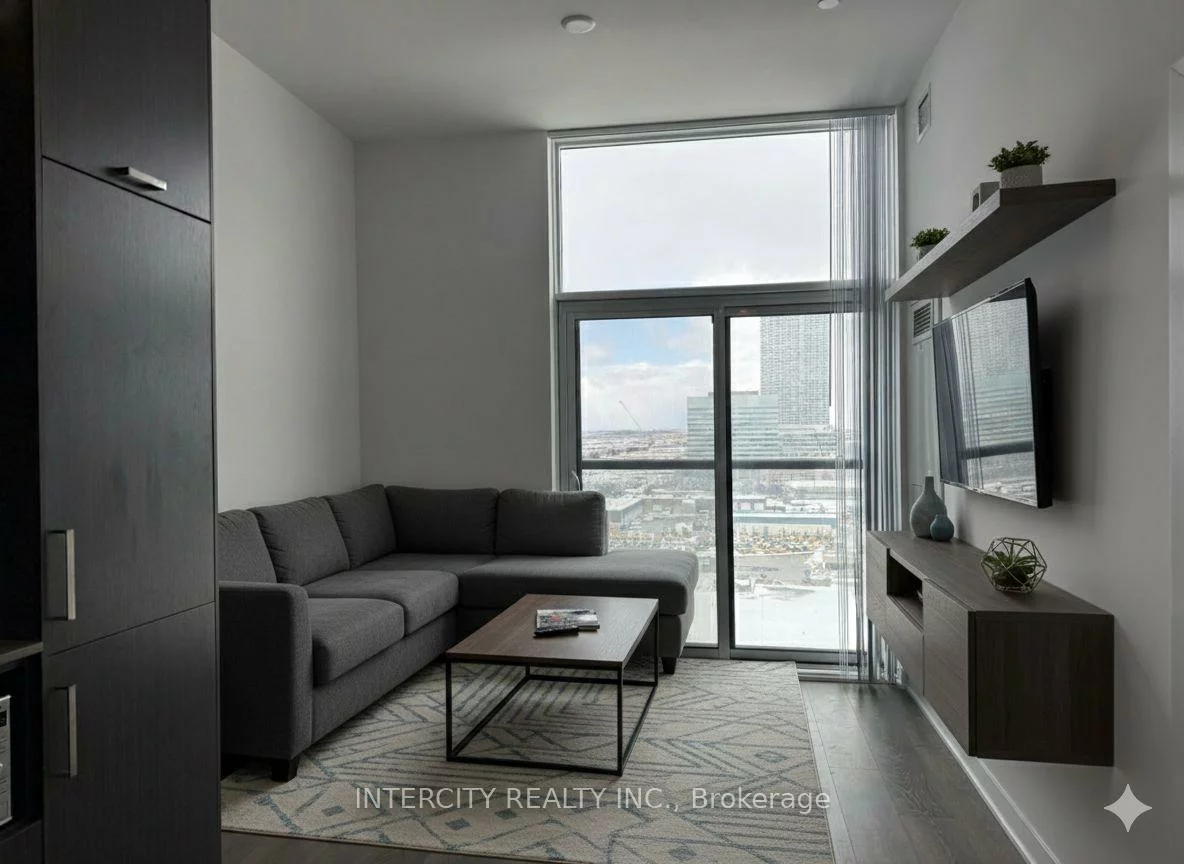 60, Honeycrisp, Vaughan Corporate Centre, Vaughan