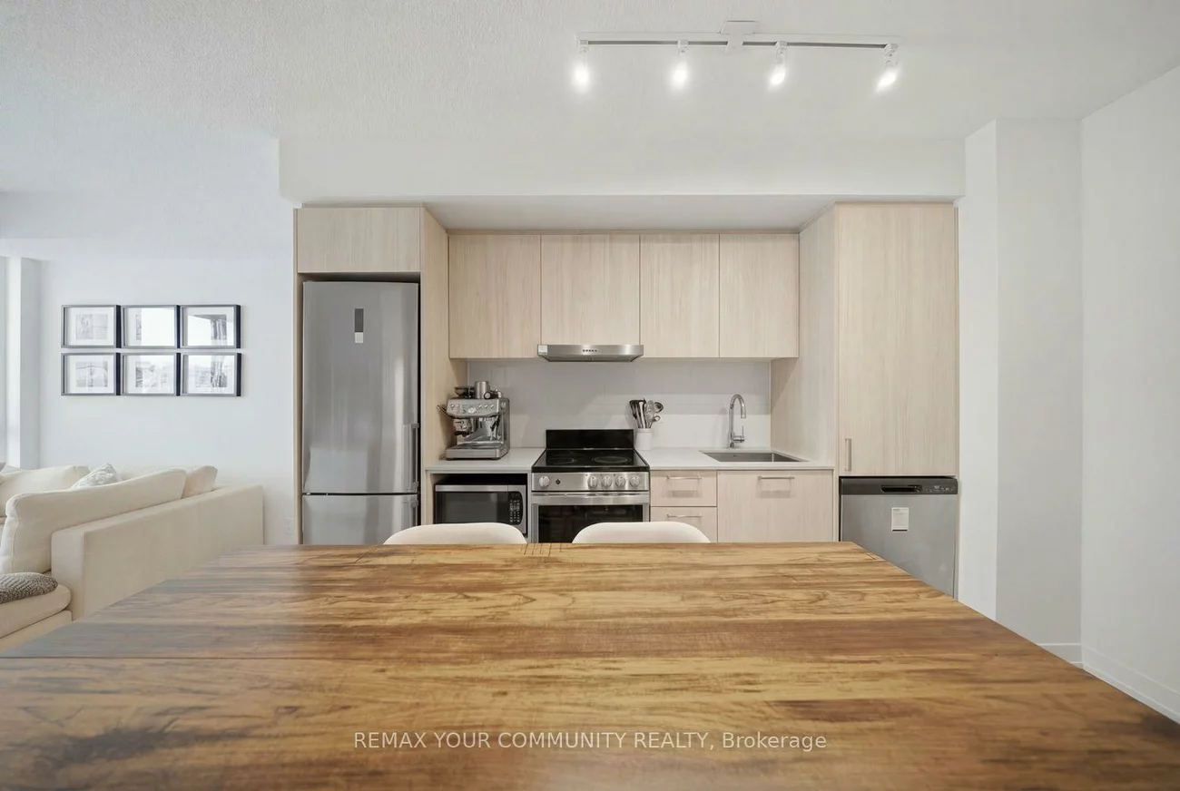 195, Commerce, Vaughan Corporate Centre, Vaughan