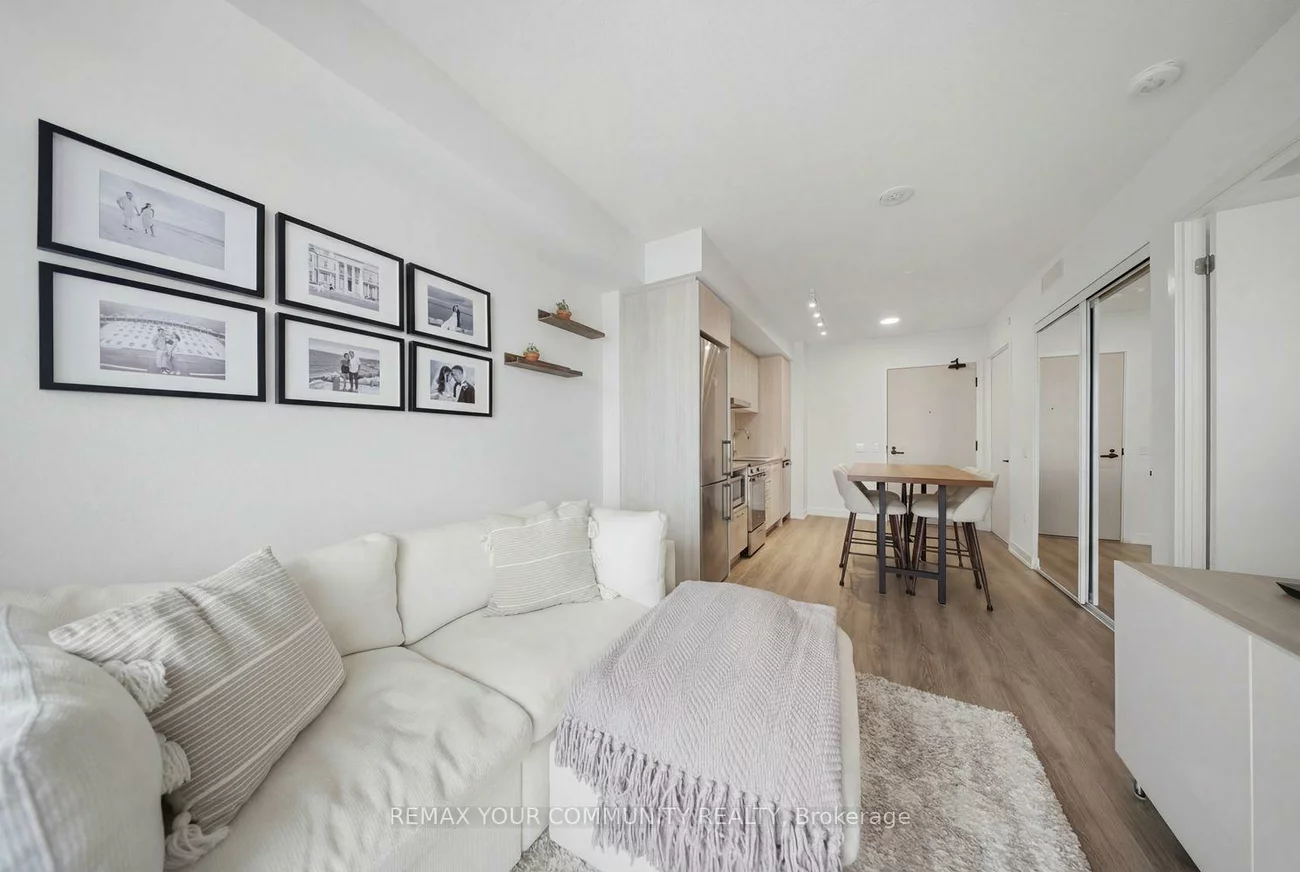 195, Commerce, Vaughan Corporate Centre, Vaughan