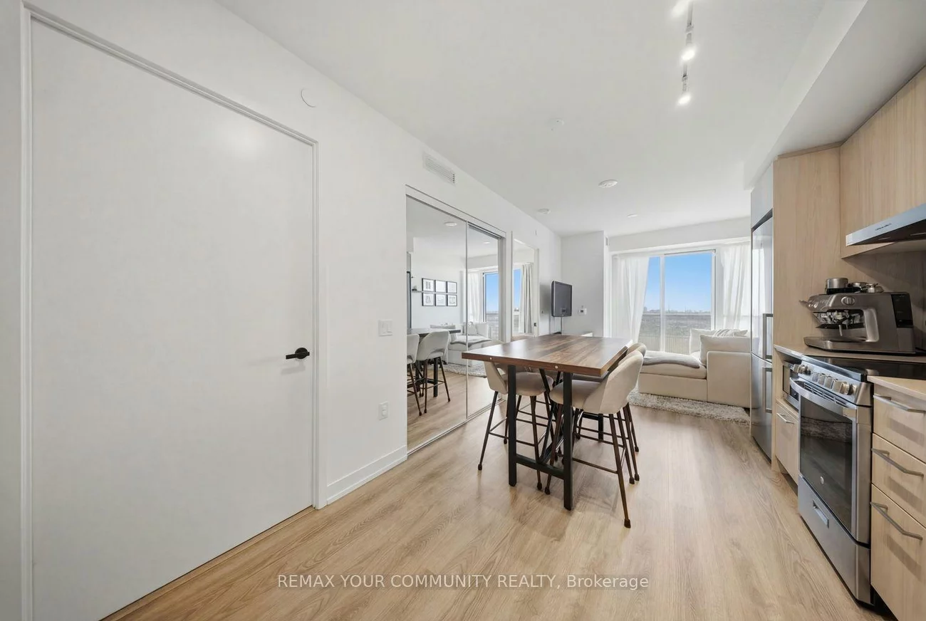 195, Commerce, Vaughan Corporate Centre, Vaughan