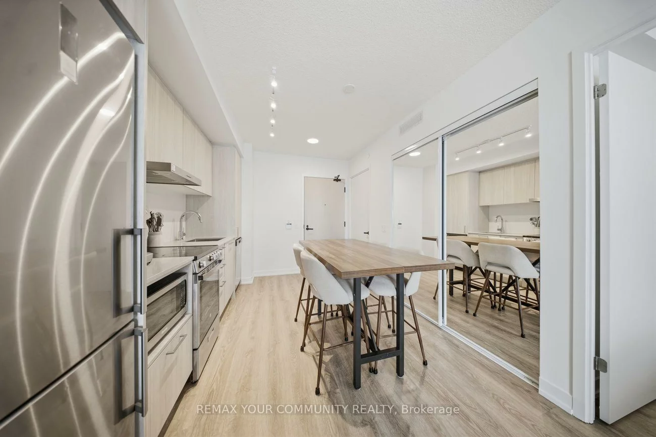 195, Commerce, Vaughan Corporate Centre, Vaughan