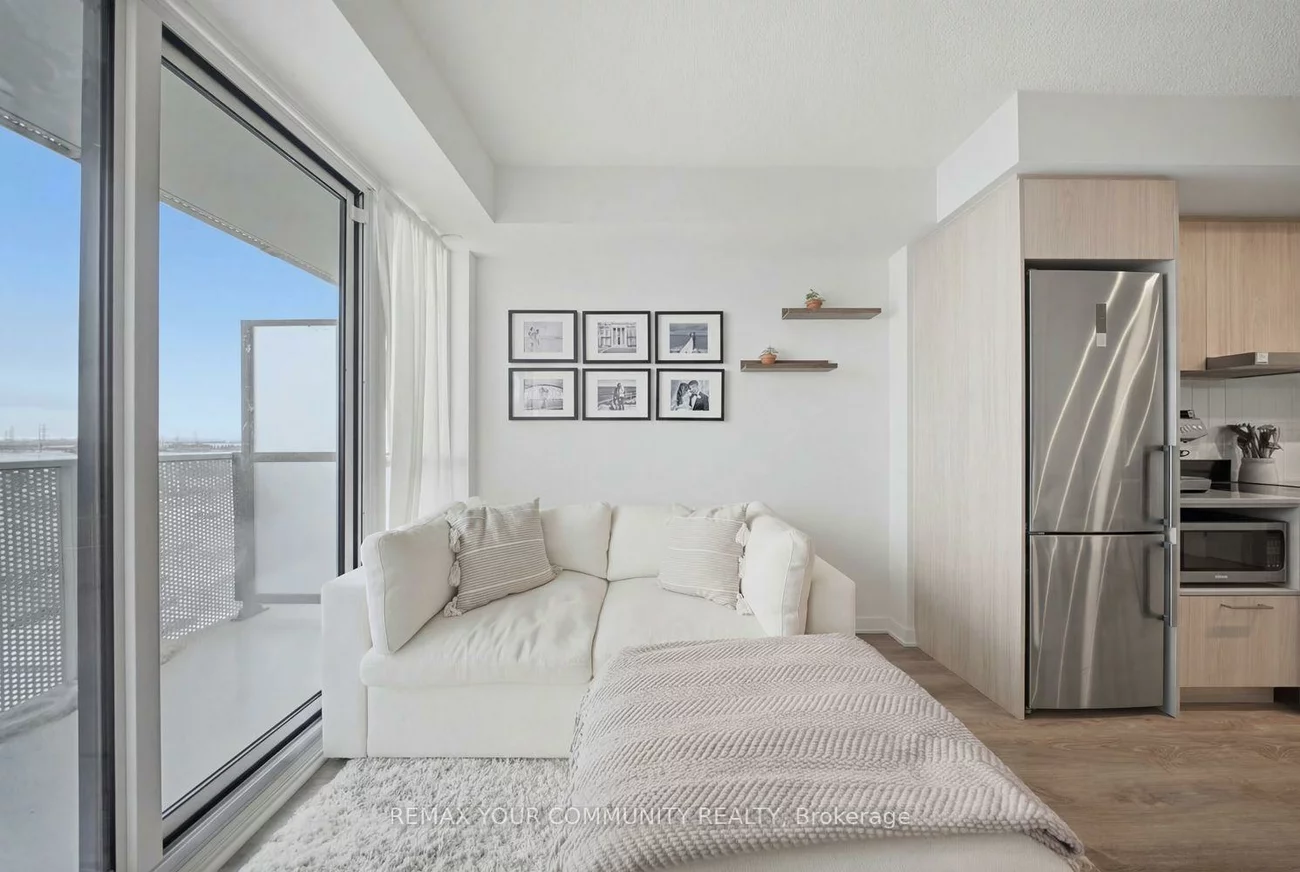 195, Commerce, Vaughan Corporate Centre, Vaughan