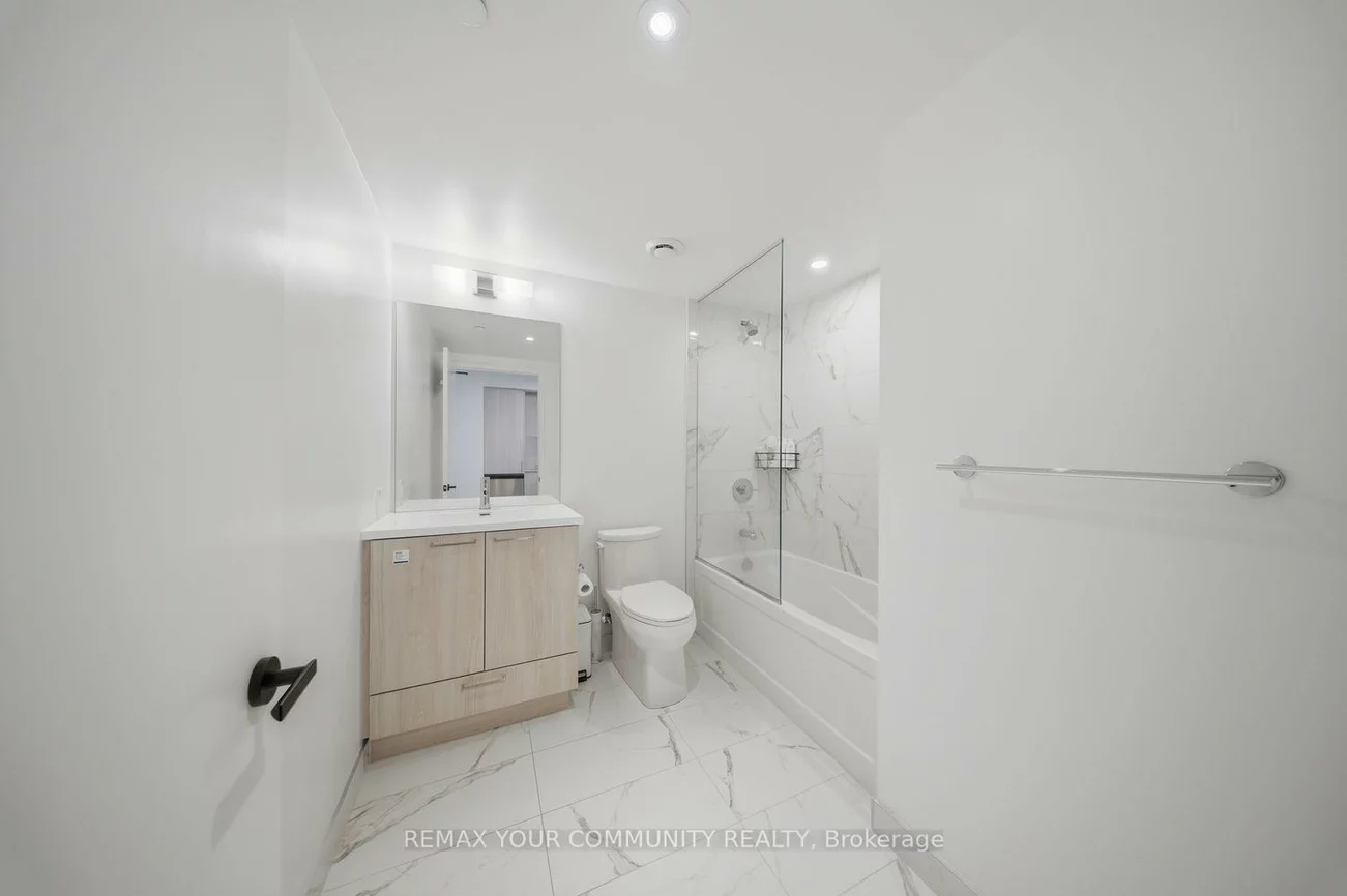 195, Commerce, Vaughan Corporate Centre, Vaughan